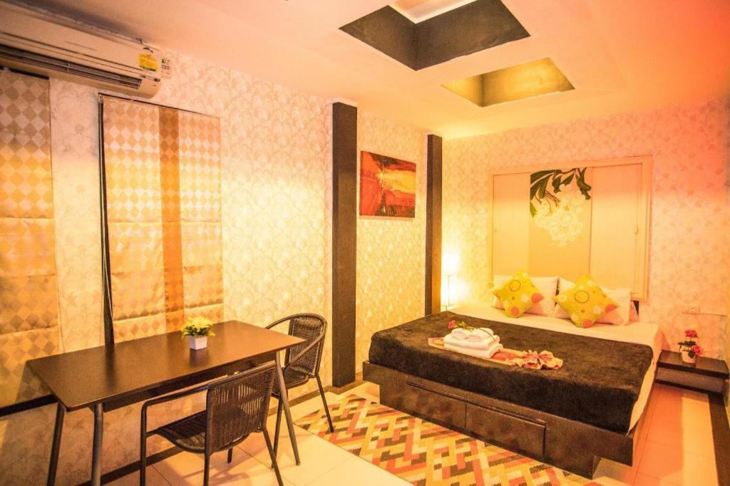 Long Beach Hotel Patong Eksteriør bilde